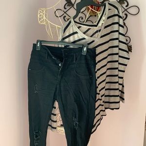 Fun outfit. Oversized top & jeans. Smoke & pet free home. Very stylish!